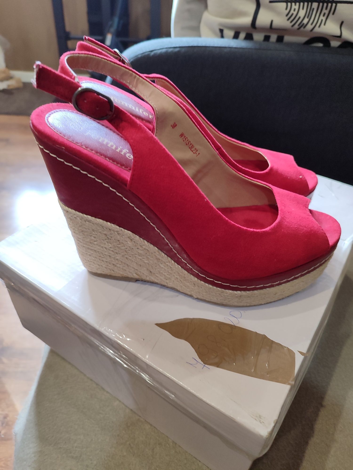 Sprzedam buty damskie rozmiar 38