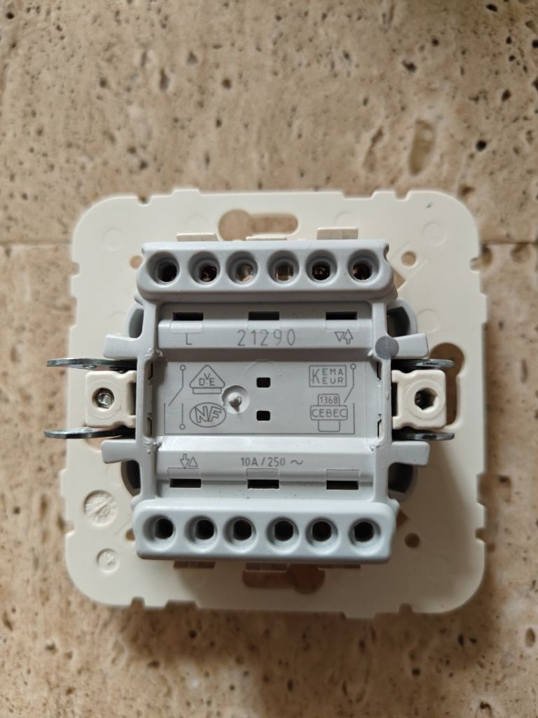 10 Comandos de estores eléctricos EFAPEL 21290