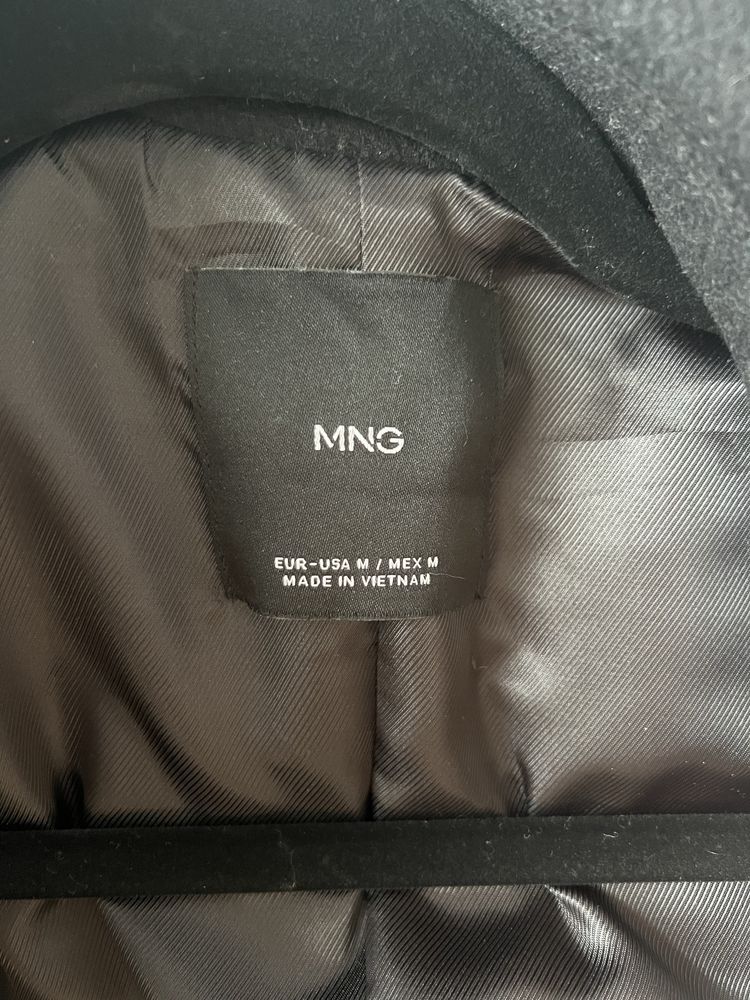 Продам пальто Mango