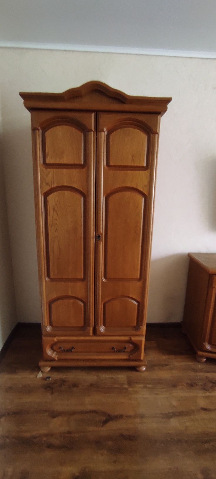 Meble do salonu komoda witryna stół krzesła
