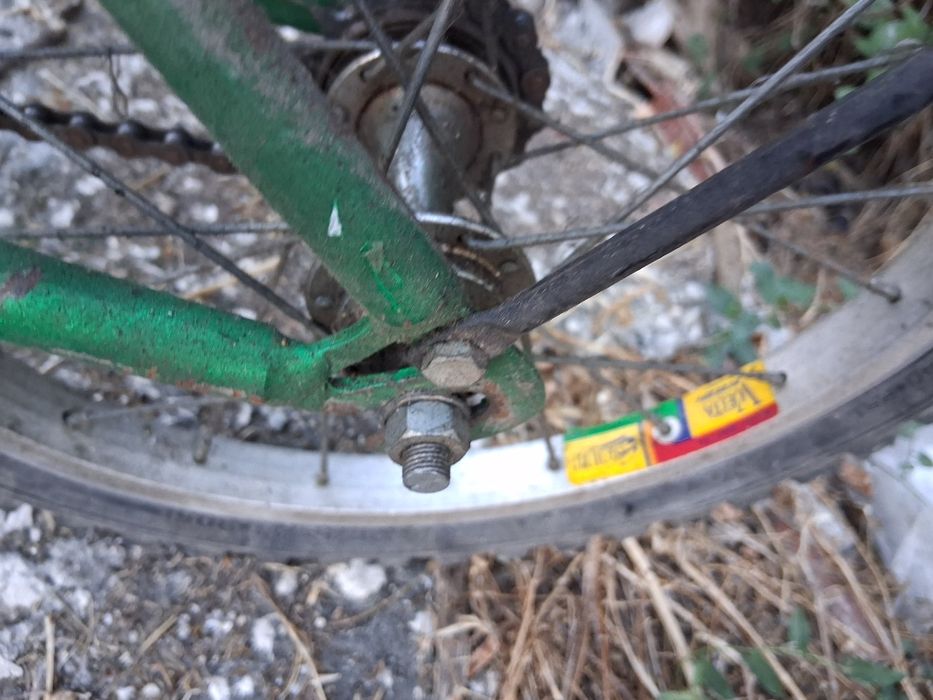 Bicicleta de criança em nom estado