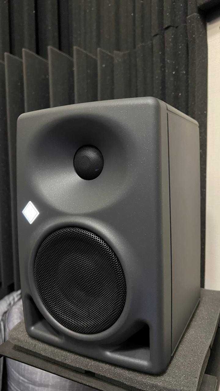 Студийные монитор NEUMANN KH 80 DSP Монітори студія