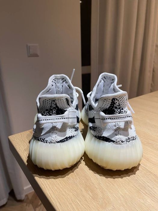 adidas Yeezy boost 350 v2 zebra 42 2/3 black onyx white beluga