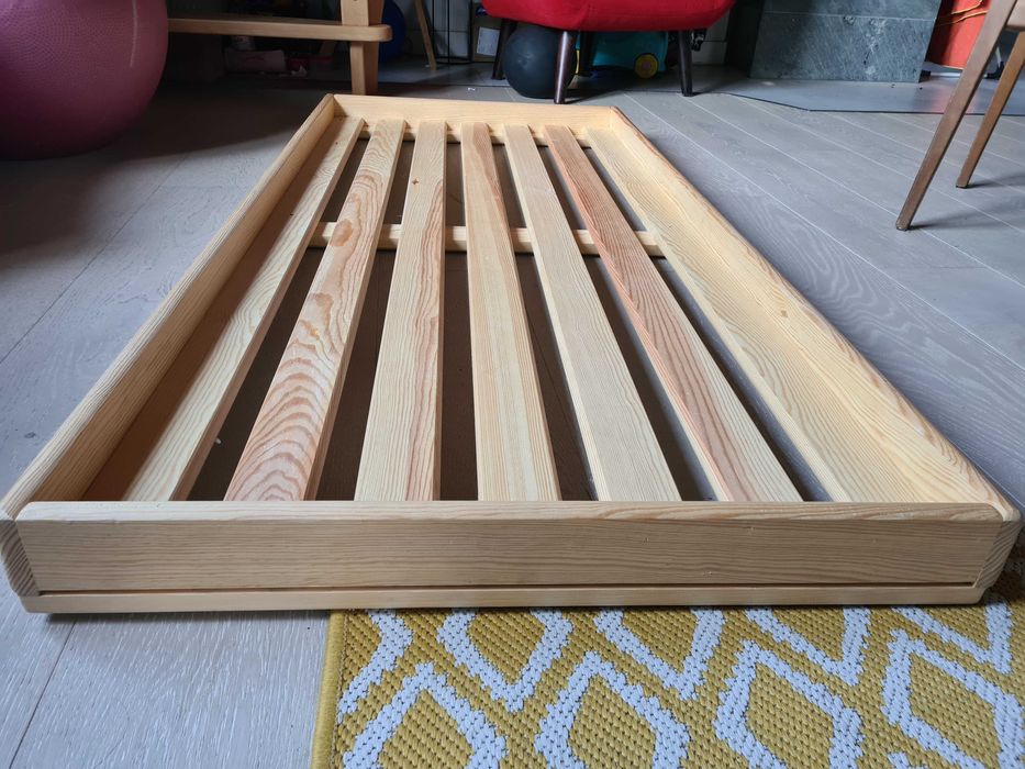 Łóżko dziecięce drewniane podłogowe futon 165x75