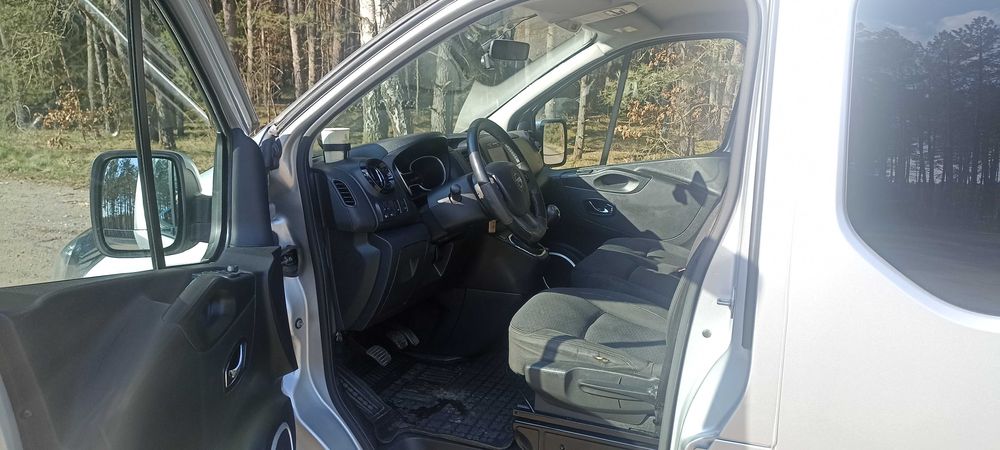 Opel Vivaro long 9 osobowy