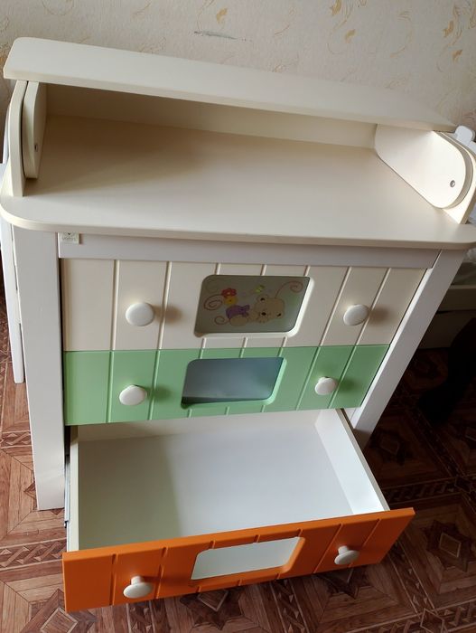 Продам комод, піленальний столик