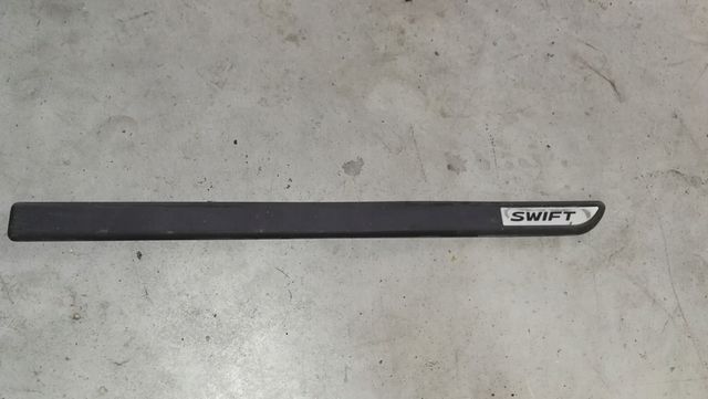 Listwa drzwi prawa przód przednia Suzuki Swift MK7 10-16 990e0-63j39