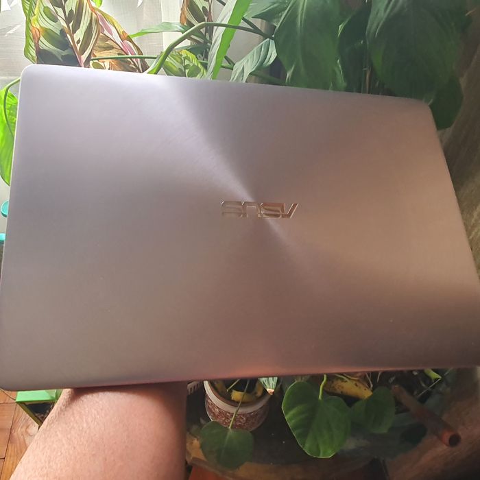 Portátil Asus bonito
