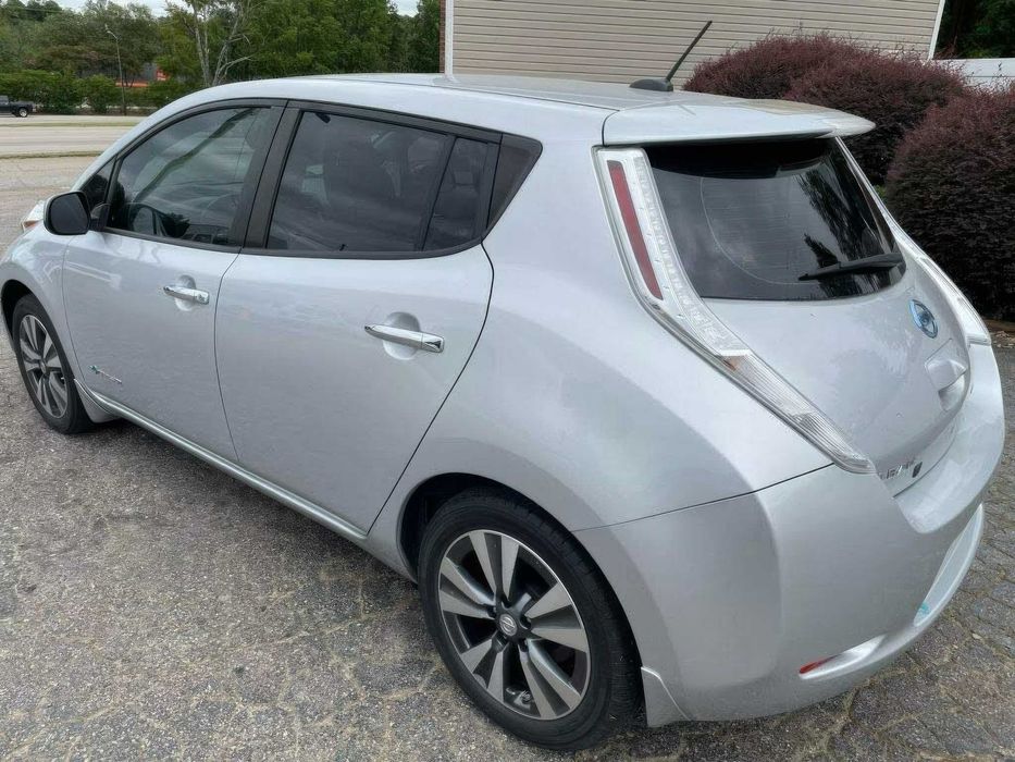 Nissan LEAF SL      2015