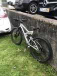 Bicicleta downhill roda 26