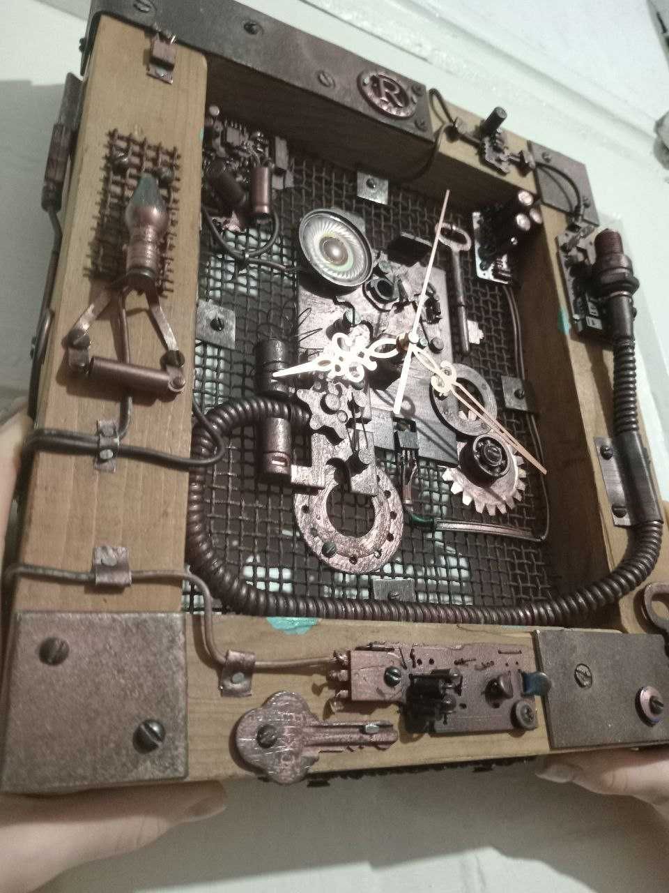 Steampunk. Деревянные настенные часы в стиле стимпанк.