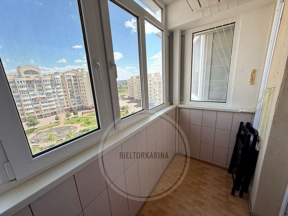 «ЖК Рівʼєра» Намив 2к велика квартира в продажі з усім