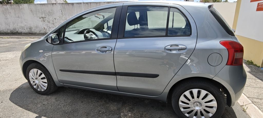 Toyota Yaris  1000cc 70cv