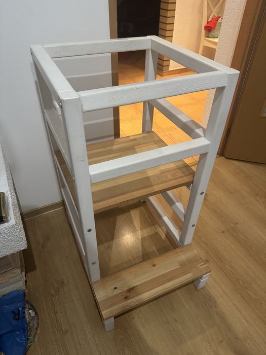 Kitchen helper krzeselko dla dziecka do pomagania bialy drewniany