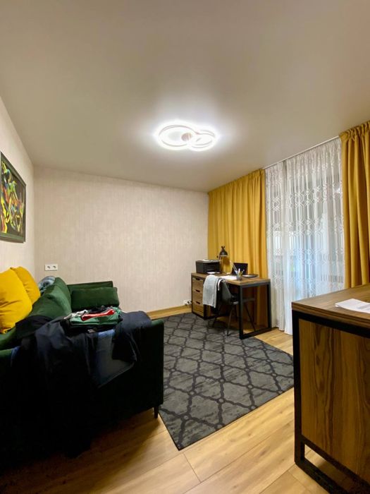 Продам 5 ком. с АО 5 мкрн.