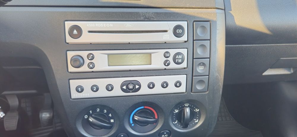 Ford Fiesta 1,25 chia 2004