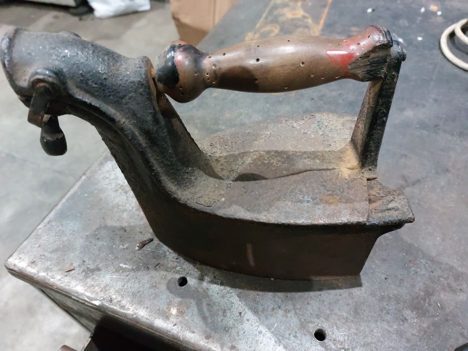 Ferro antigo de engomar