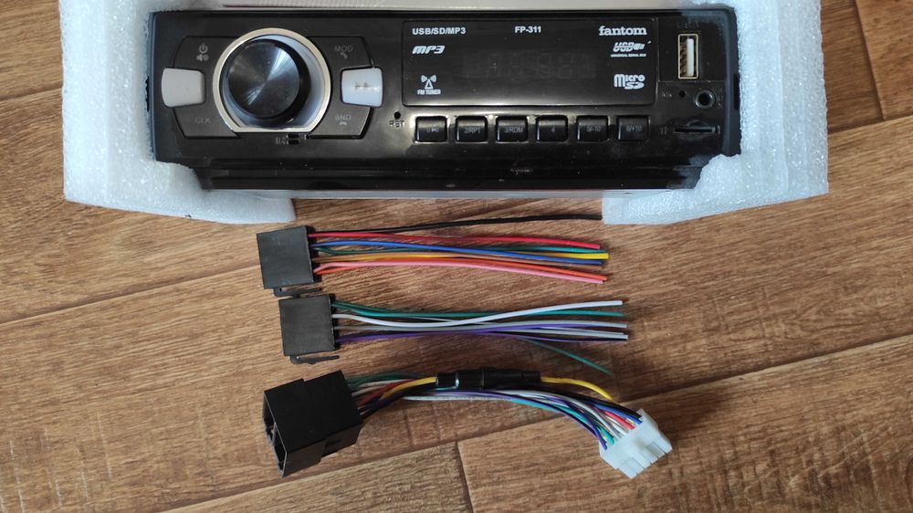 Продам автомагнітолу