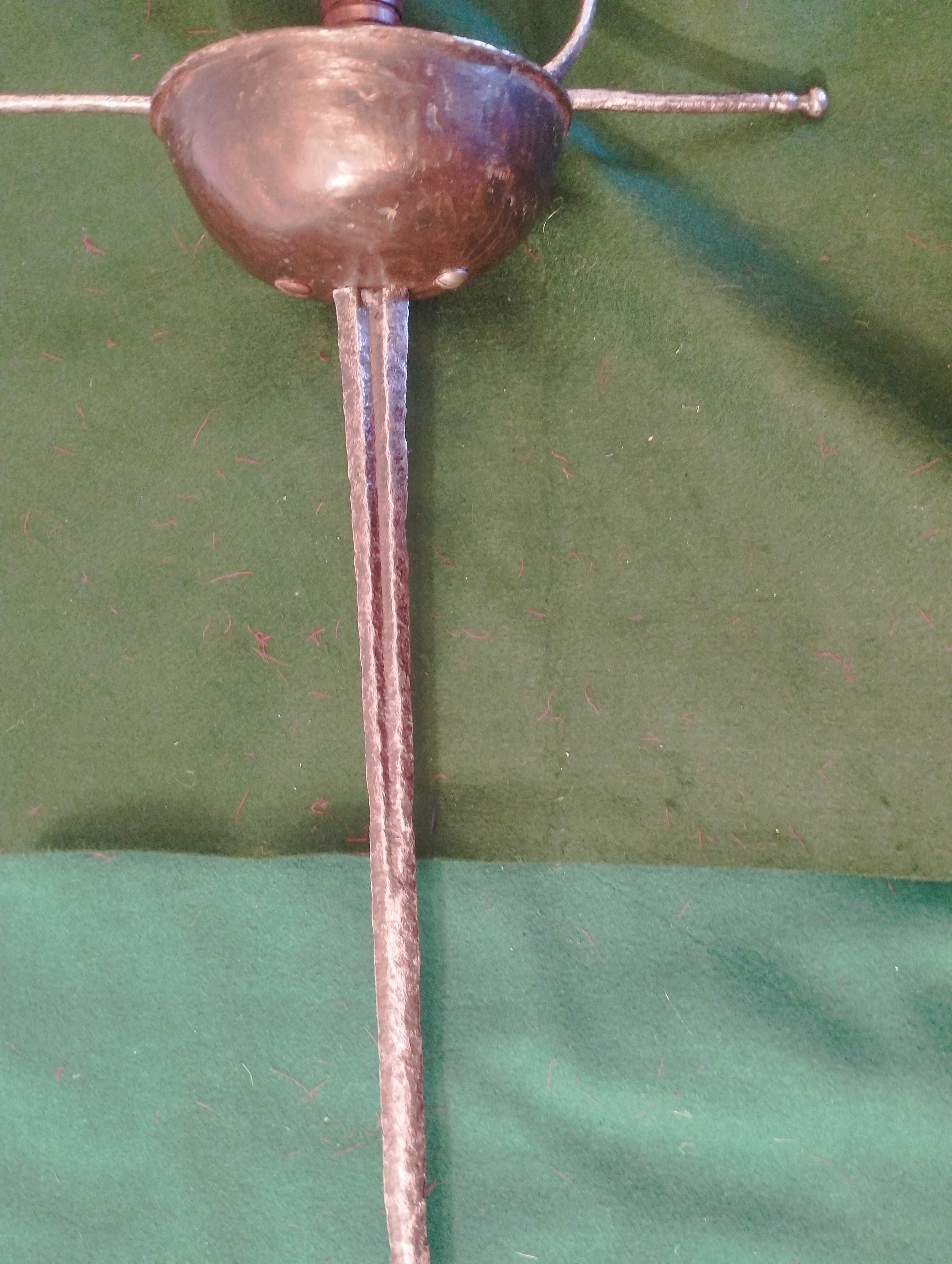 Espada espanhola de TAZA do século XVII (1ª metade)