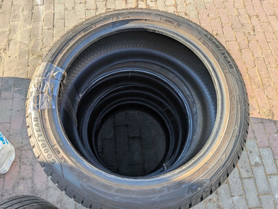 2x Opony 255/45R20 Goodyear UltraGrip Performance+ 22rok