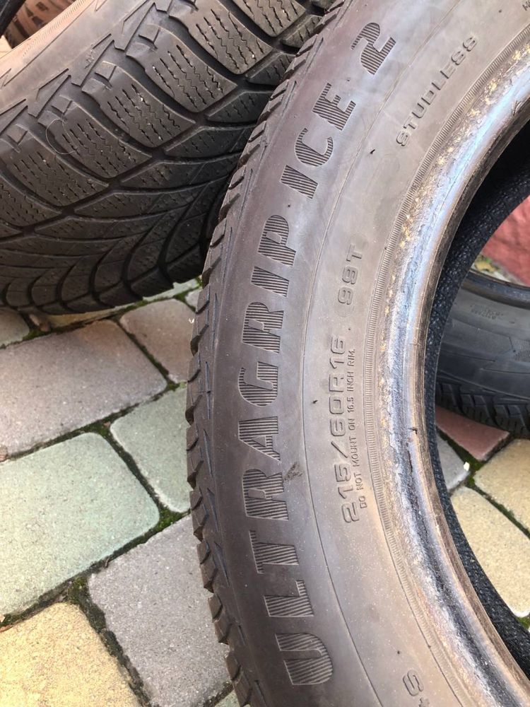 Goodyear UltraGrip Ice 2 215 60 R16 99T