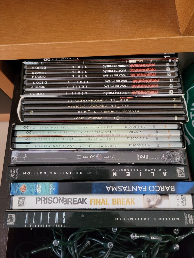 DVDs e bluerays vários