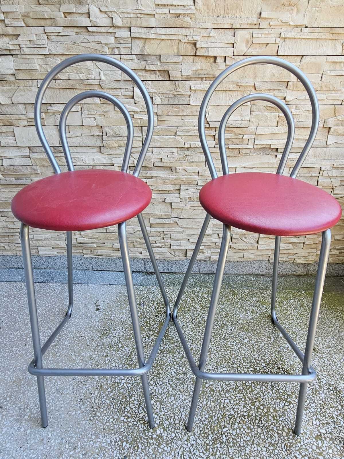 Dwa wysokie krzesła, hokery, krzesła barowe w cenie jednego.