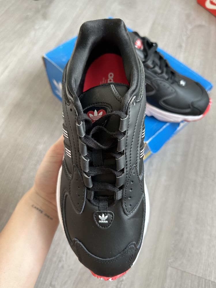 sneakaersy Adidas Falcon 2000 W
