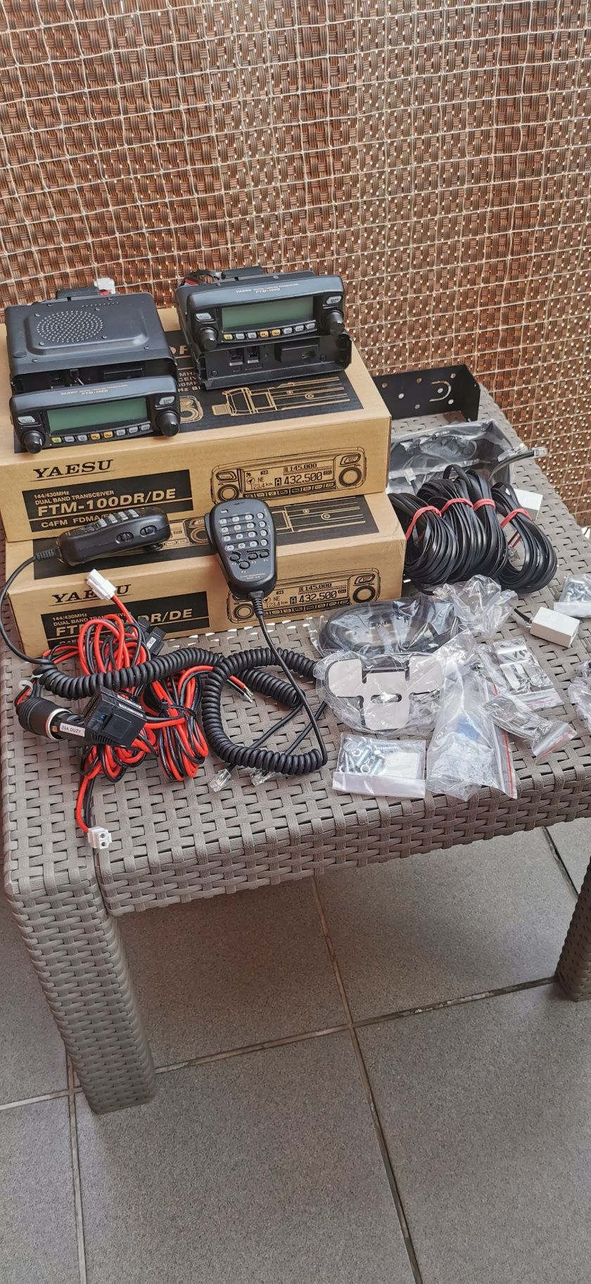 2 radiotelefony TRX YAESU FTM-100DE bogaty zestaw stan bardzo dobry