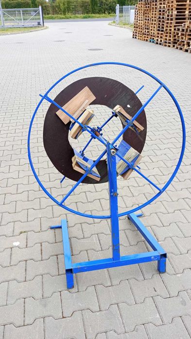 Stojak obrotowy do bębna kablowego / rozwijak
