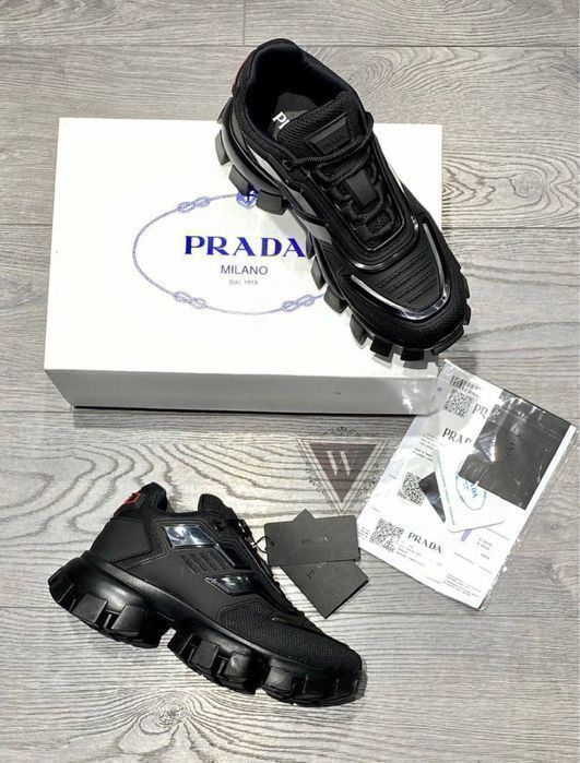 Кроссовки Prada Cloudbust на высокой подошве