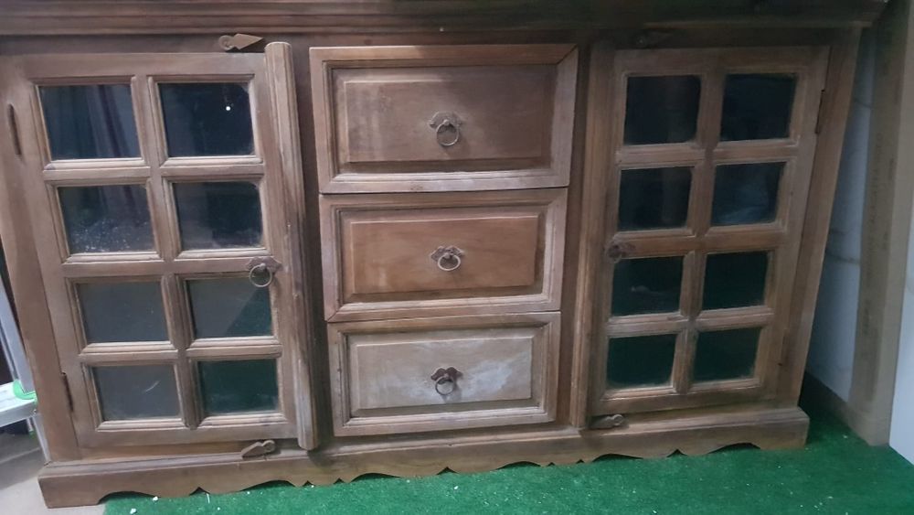 Móvel (estilo aparador) " vintage" para restaurar