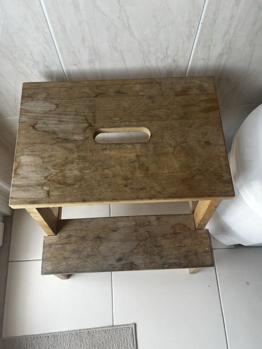 Banco / banqueta de madeira