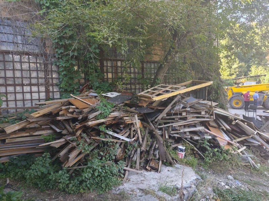 Відходи будівництва на дрова в топку грубу