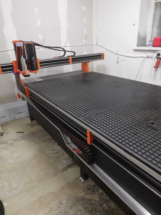 Ploter Frezujący CNC 3200 x 1500 mm + ciecie naklejek + KnowHow
