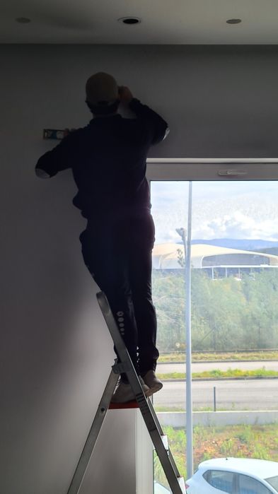 Cortinas, estores e calhas à medida