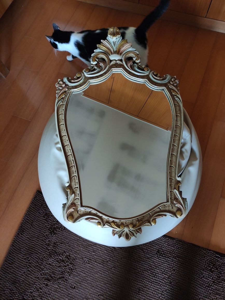 Espelho antigo em madeira