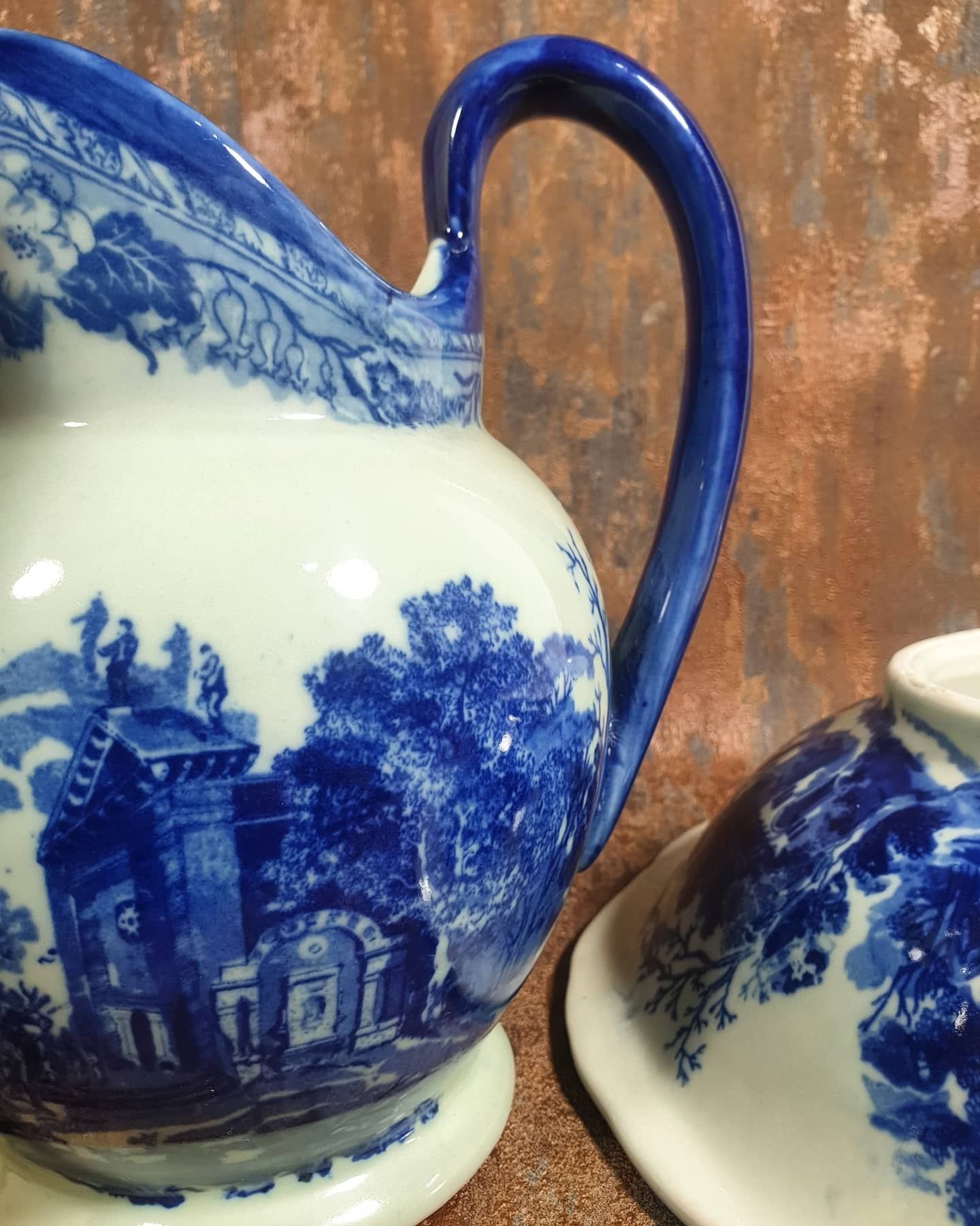 Antigo Jarro e Bacia de cerâmica Victoria Ware Flow Blue