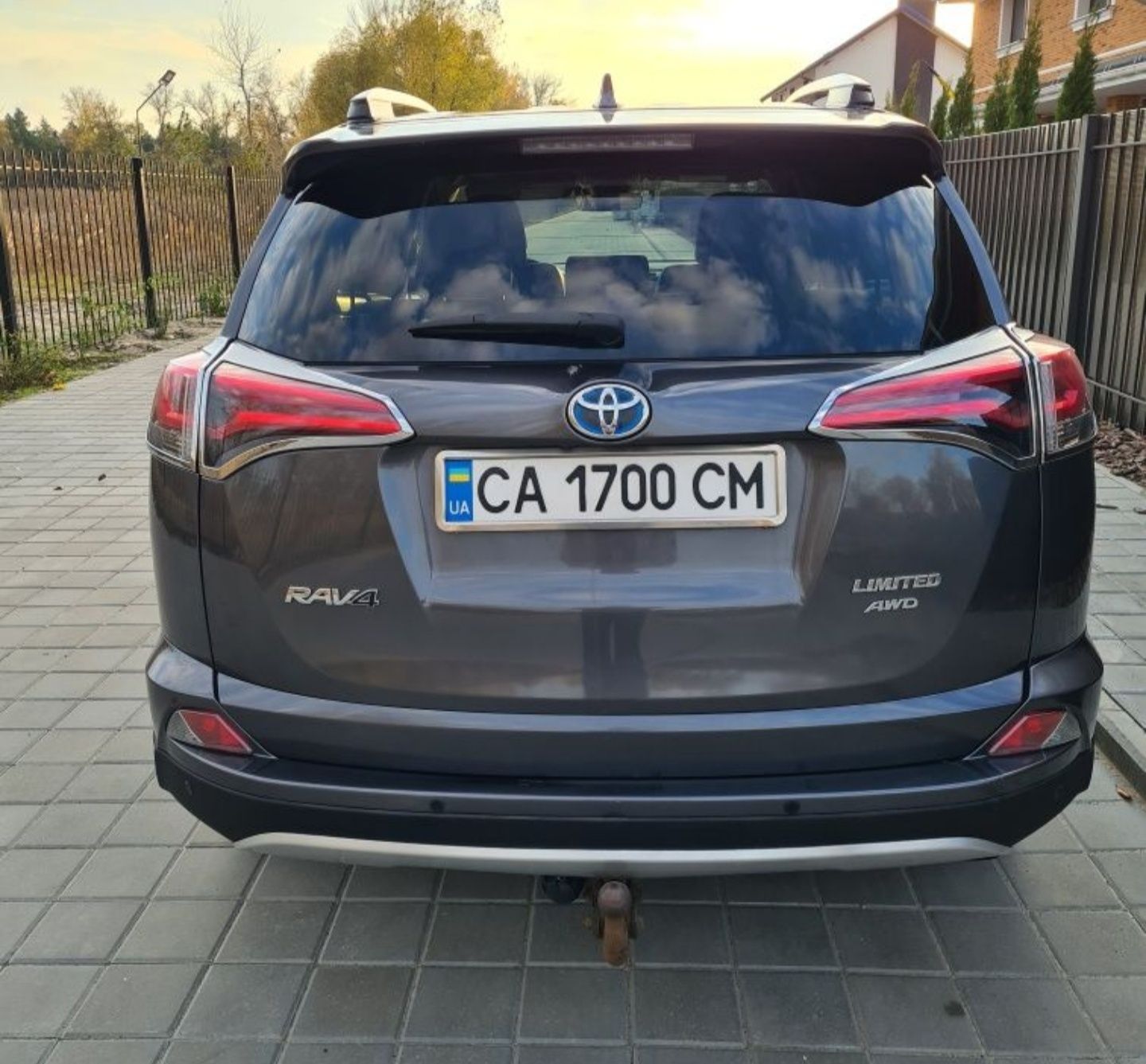 Toyota RAV4 Limited 2016 2.5 (срочно)