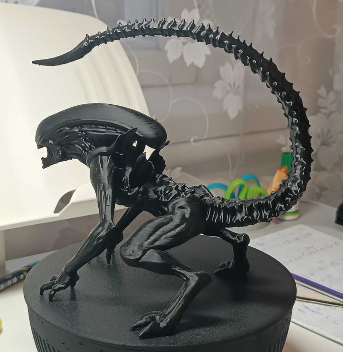 Статуетка-холдер для ручок AlienPen/ олівців.