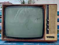 Stary telewizor Unitra Lazuryt 102 PRL