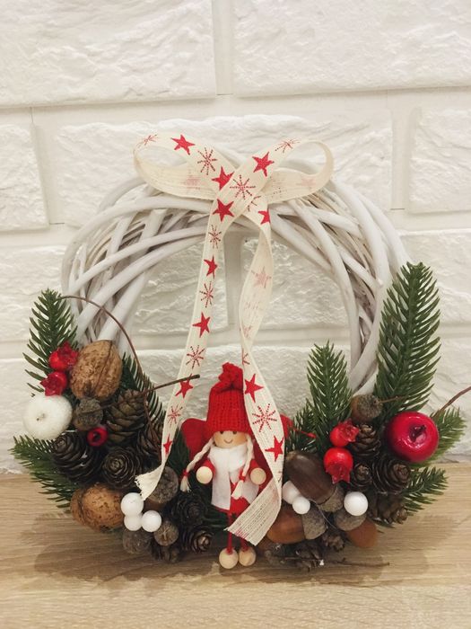 Wianek swiateczny na drzwi