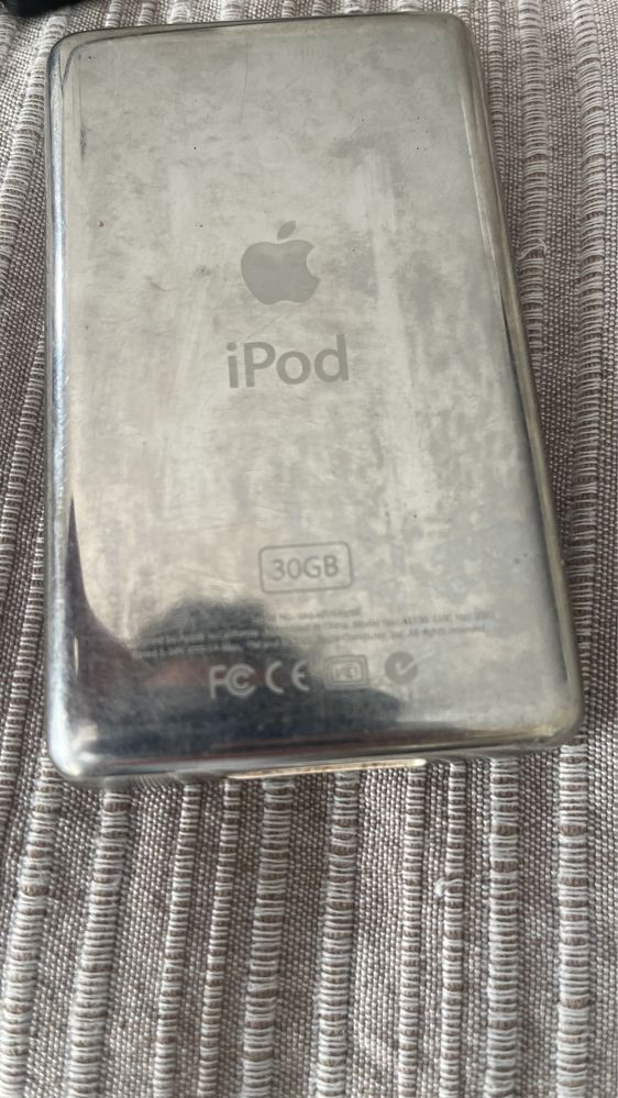 IPOD classic 30gb com extras