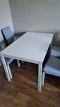 Sprzedam stół + 4 krzesła komplet Ikea