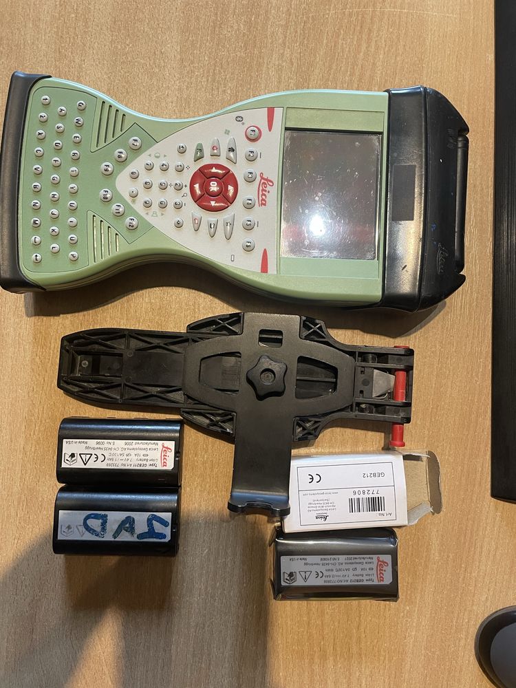 Leica cs15 z radiem do obslugi tachimetru i gps