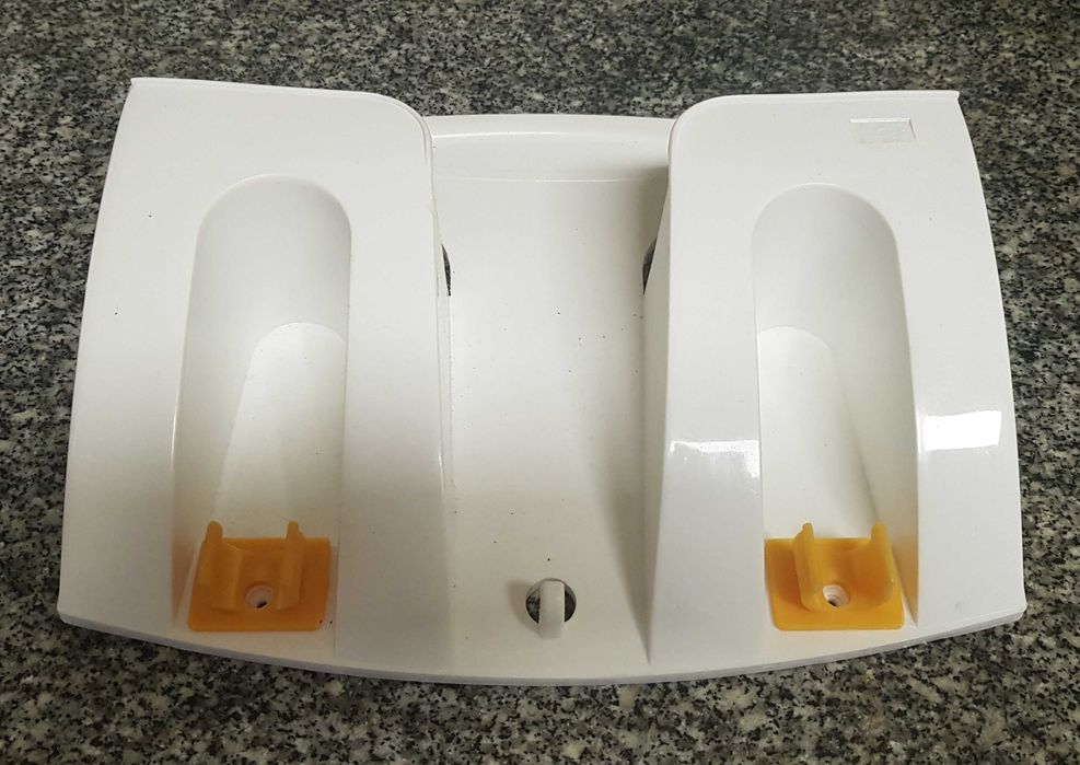 Suporte branco de vassoura/esfregona