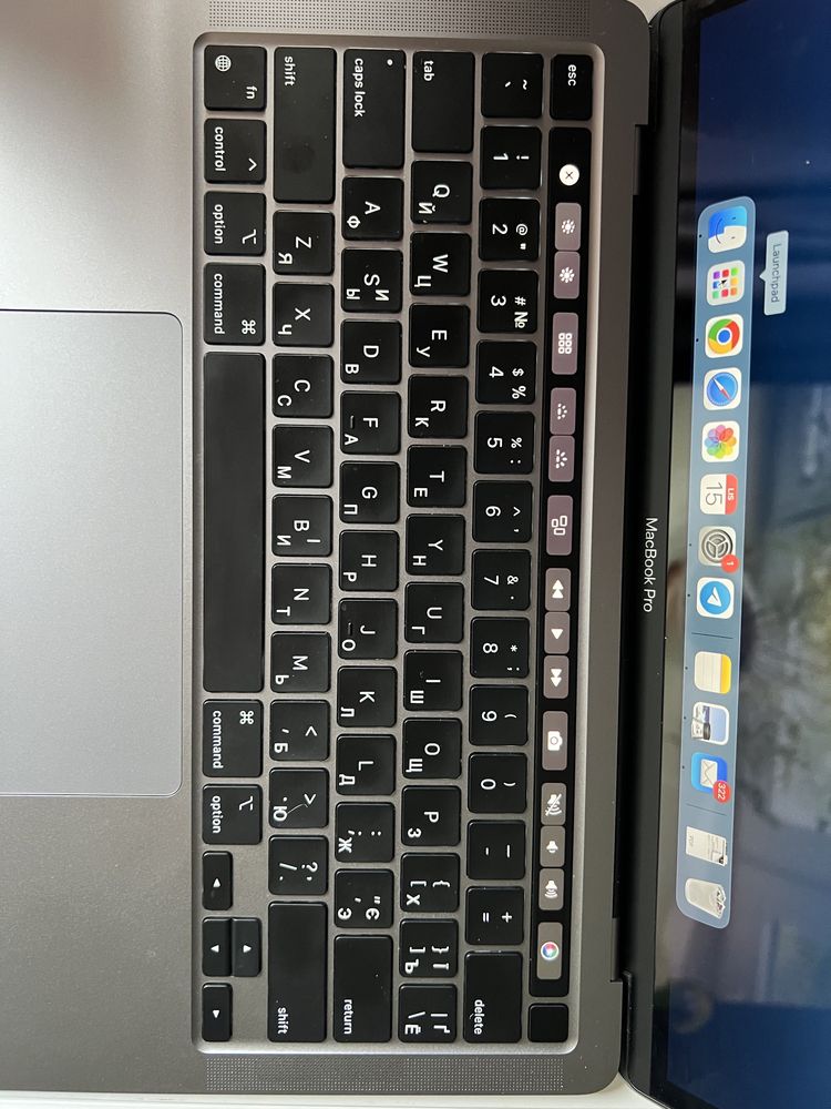 Macbook 13 pro, 2020, 256 ssd, 8 gb