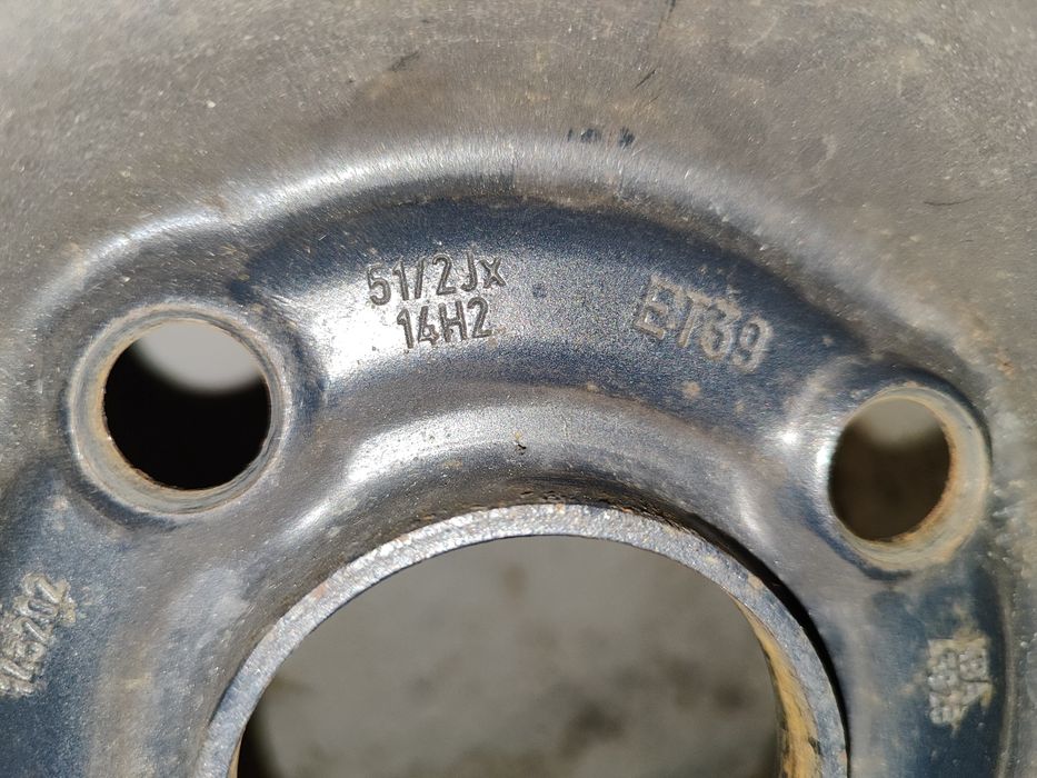 Opony z felgami Felgi stalowe 14 Opony zimowe Dębica Frigo 2 185/70/14