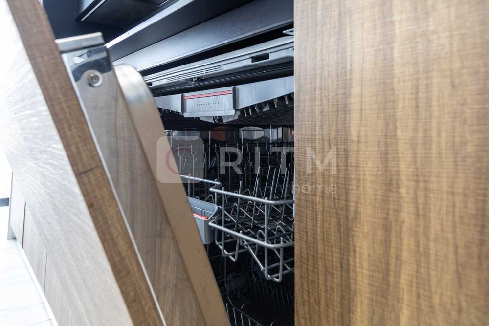 Пропонується простора, 2к +кухня студія з сучасним ремонтом