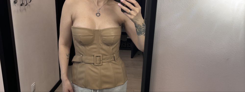 Корсет с эко кожи бежевый
